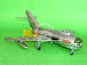 Mikoyan MiG-17PF Fresco (F-5A) Trumpeter 02206 skala 1/32