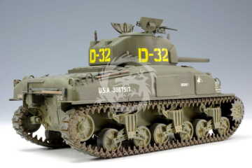 U.S. Medium Tank M4A1 Sherman (Late Production w/Hedgerow Cutter) ASUKA Model 35-022 skala 1/35