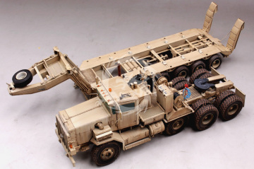 M911 C-HET w/m747 Heavy Equipment Semi- Trailer - Hobby Boss 85519 skala 1/35 