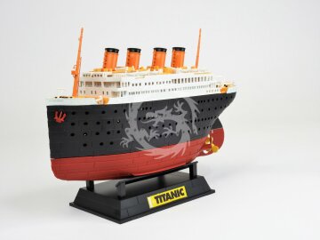 Model plastikowy TITANIC & AIRSHIP, SUYATA SL001, bez skali