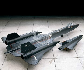 SR-71A Blackbird + dron Revell 15810 skala 1/72