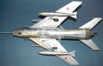 MiG-19 S Farmer C Trumpeter 02803 skala 1/48