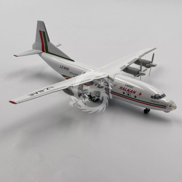 Antonov 12 An-12 Balkan Bulgarian Airlines LZ-BAE - Herpa skala 1/200