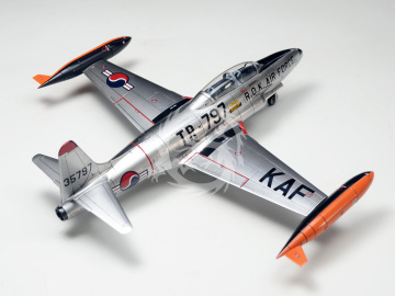 Samolot szkoleniowy USAF Subsonic Jet - T-33A Shooting Star Premium Edition - Wolfpack WP17216 skala 1/72