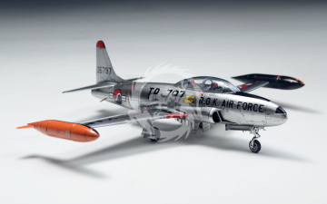 Samolot szkoleniowy USAF Subsonic Jet - T-33A Shooting Star Premium Edition - Wolfpack WP17216 skala 1/72