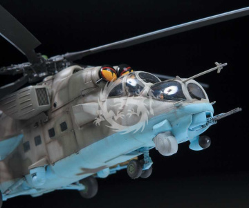 Russian attack helicopter MI-35M Hind-E Zvezda 4813 skala 1/48