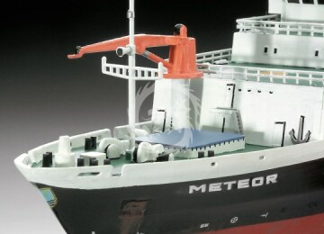 Model plastikowy German Research Vessel Meteor Revell 05218 skala 1/300