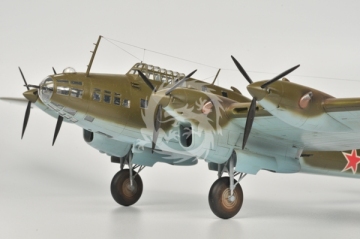 Model plastikowy Petlyakov Pe-8 ON 