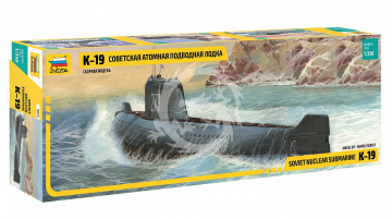 Model plastikowy Russian Nuclear Submarine K-19 Zvezda 9025 skala 1/350